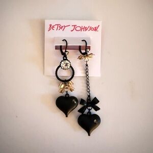 Betsey Johnson NWT Black Heart Earrings with Bow